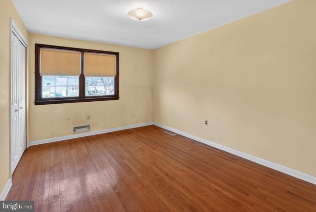 141 PARKVIEW ROAD, Stratford, NJ 08084