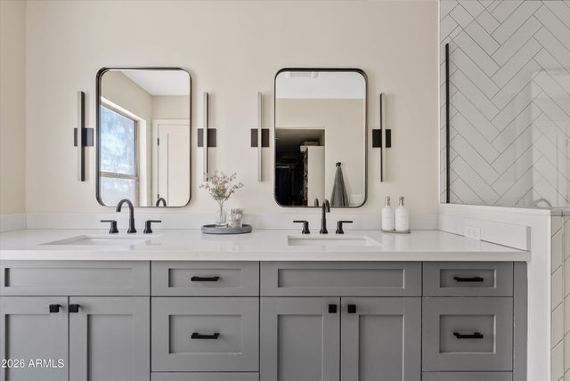 4037 E PINTO Lane, Phoenix, AZ 85050