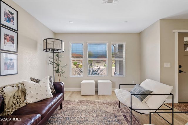 4037 E PINTO Lane, Phoenix, AZ 85050