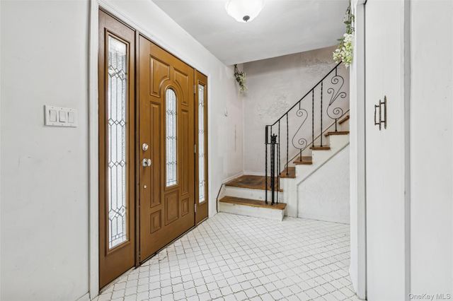 105 Loop Drive, Sayville, NY 11782