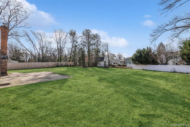 105 Loop Drive, Sayville, NY 11782