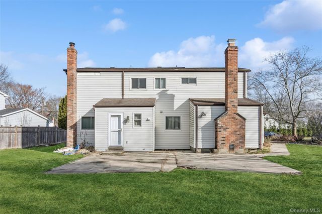 105 Loop Drive, Sayville, NY 11782