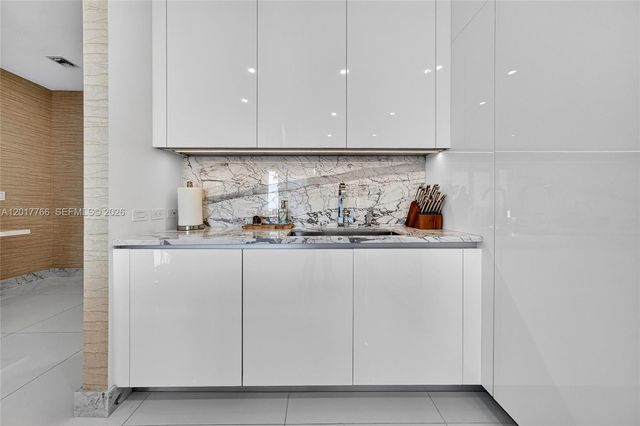 88 SW 7th Street PH4202, Miami, FL 33130