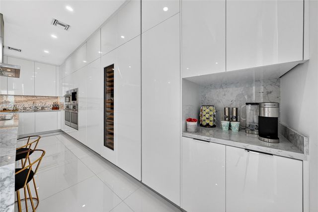 88 SW 7th Street PH4202, Miami, FL 33130