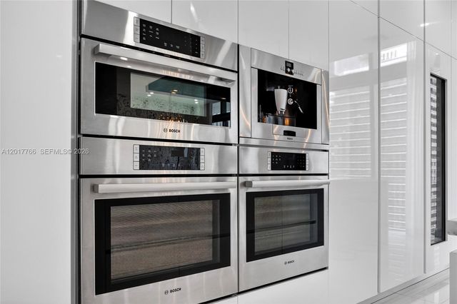88 SW 7th Street PH4202, Miami, FL 33130