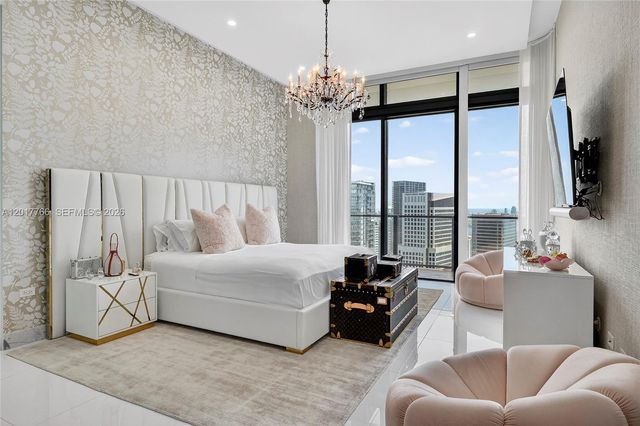88 SW 7th Street PH4202, Miami, FL 33130