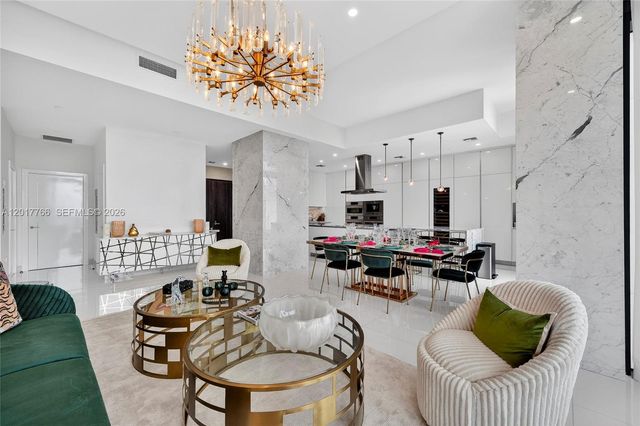 88 SW 7th Street PH4202, Miami, FL 33130