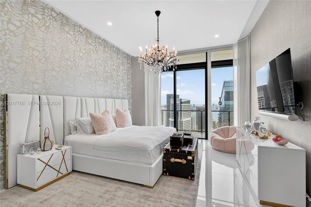 88 SW 7th Street PH4202, Miami, FL 33130