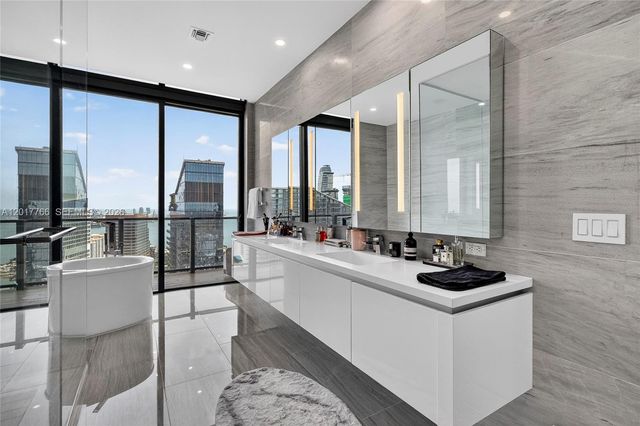 88 SW 7th Street PH4202, Miami, FL 33130