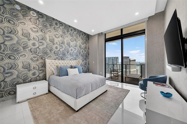 88 SW 7th Street PH4202, Miami, FL 33130