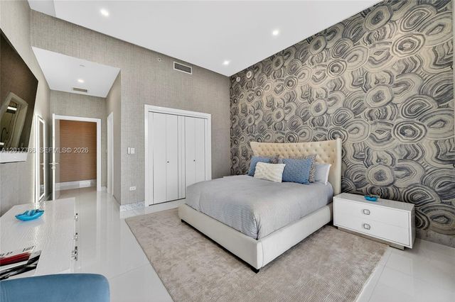 88 SW 7th Street PH4202, Miami, FL 33130