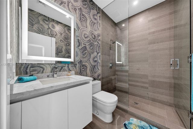 88 SW 7th Street PH4202, Miami, FL 33130