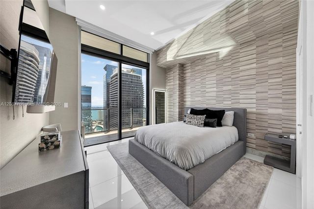 88 SW 7th Street PH4202, Miami, FL 33130