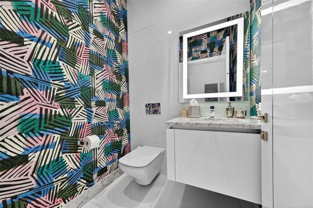 88 SW 7th Street PH4202, Miami, FL 33130