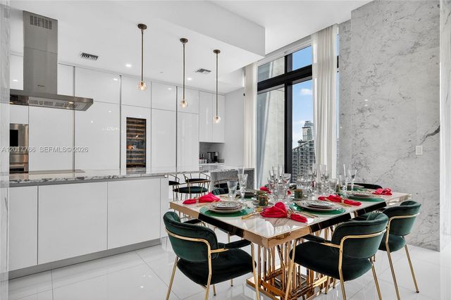 88 SW 7th Street PH4202, Miami, FL 33130