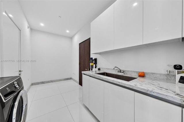 88 SW 7th Street PH4202, Miami, FL 33130