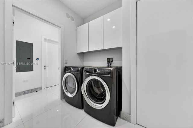 88 SW 7th Street PH4202, Miami, FL 33130