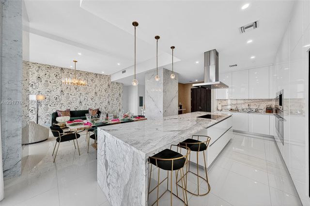 88 SW 7th Street PH4202, Miami, FL 33130