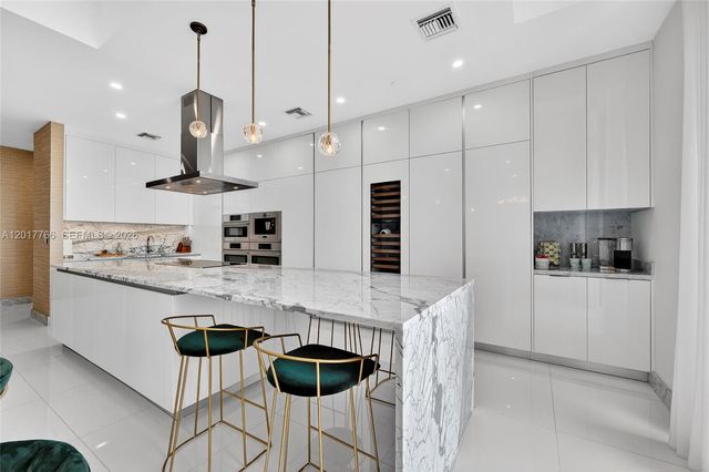 88 SW 7th Street PH4202, Miami, FL 33130