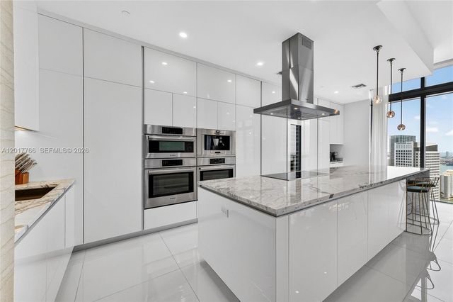 88 SW 7th Street PH4202, Miami, FL 33130