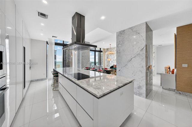 88 SW 7th Street PH4202, Miami, FL 33130