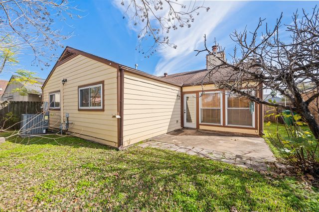 4330 Willow Beach Drive, Houston, TX 77072