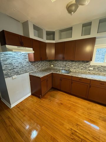 4450 S Richmond Street, Chicago, IL 60632