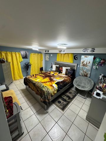 4450 S Richmond Street, Chicago, IL 60632