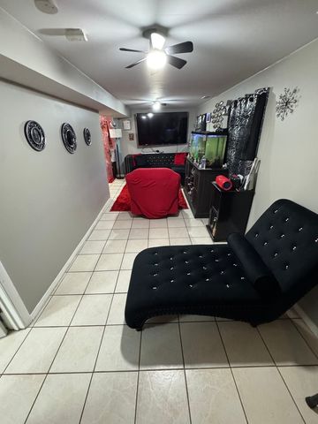 4450 S Richmond Street, Chicago, IL 60632