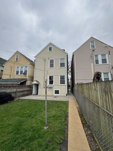 4450 S Richmond Street, Chicago, IL 60632