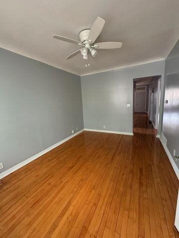 4450 S Richmond Street, Chicago, IL 60632