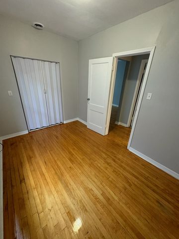 4450 S Richmond Street, Chicago, IL 60632