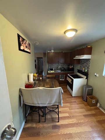 4450 S Richmond Street, Chicago, IL 60632