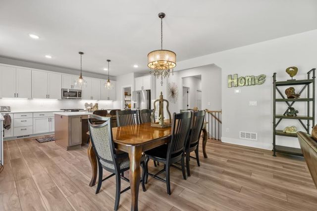 N69W23598 Donna DRIVE N, Sussex, WI 53089