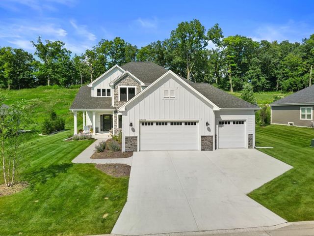 N69W23598 Donna DRIVE N, Sussex, WI 53089