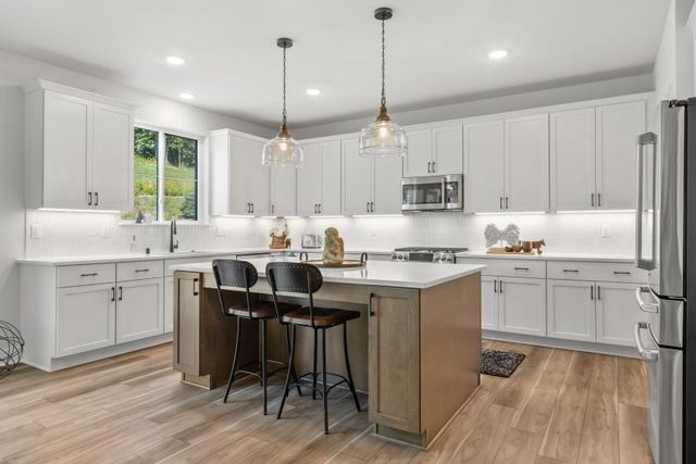 N69W23598 Donna DRIVE N, Sussex, WI 53089