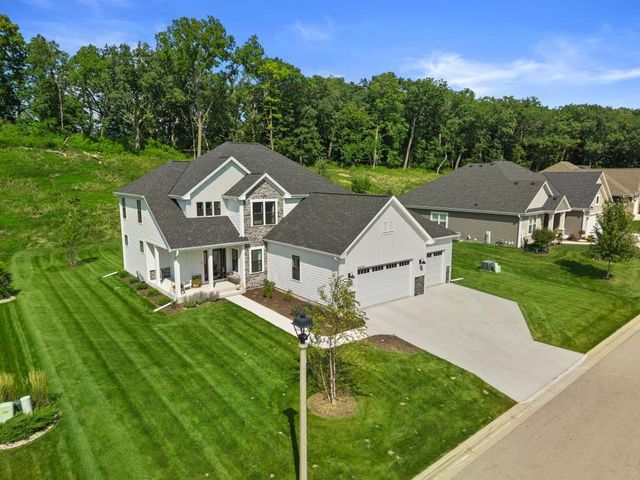 N69W23598 Donna DRIVE N, Sussex, WI 53089