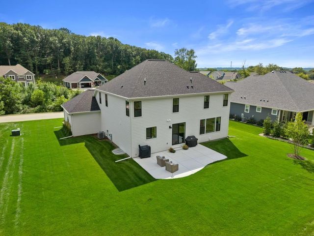 N69W23598 Donna DRIVE N, Sussex, WI 53089