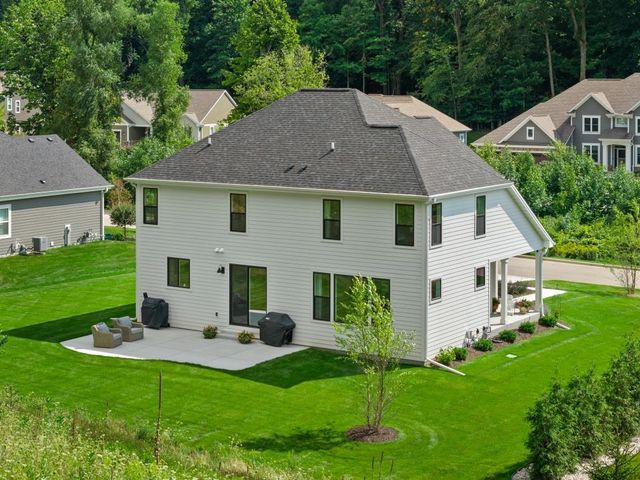 N69W23598 Donna DRIVE N, Sussex, WI 53089