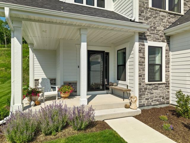 N69W23598 Donna DRIVE N, Sussex, WI 53089