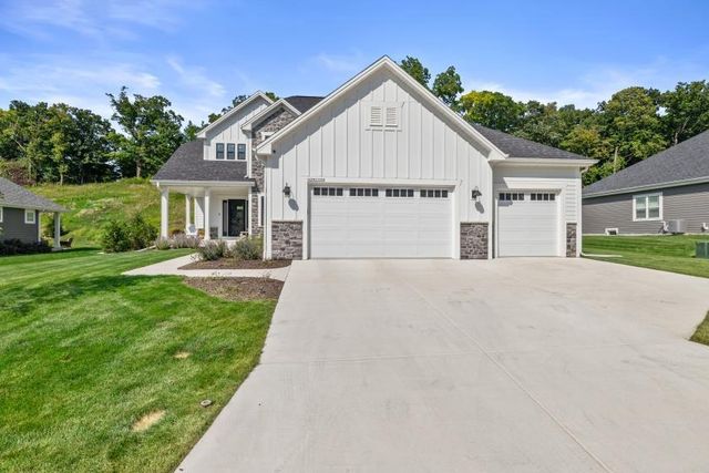 N69W23598 Donna DRIVE N, Sussex, WI 53089