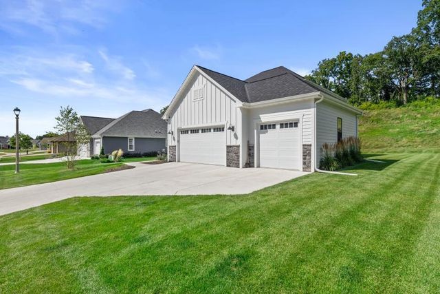 N69W23598 Donna DRIVE N, Sussex, WI 53089