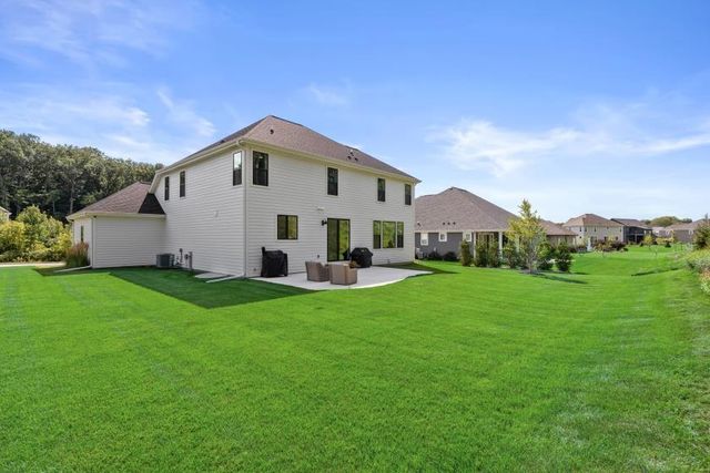 N69W23598 Donna DRIVE N, Sussex, WI 53089