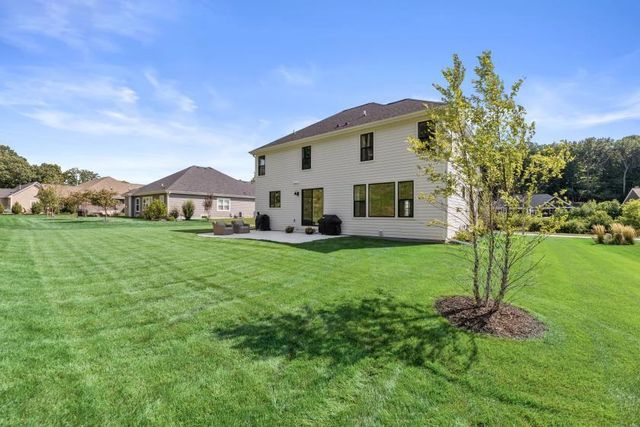 N69W23598 Donna DRIVE N, Sussex, WI 53089
