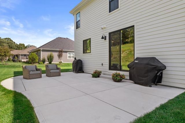 N69W23598 Donna DRIVE N, Sussex, WI 53089