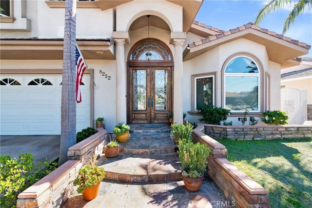 8252 Dancy Circle, Huntington Beach, CA 92646