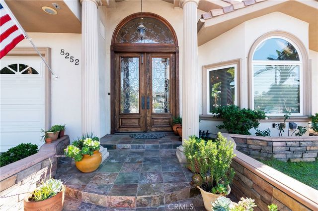 8252 Dancy Circle, Huntington Beach, CA 92646