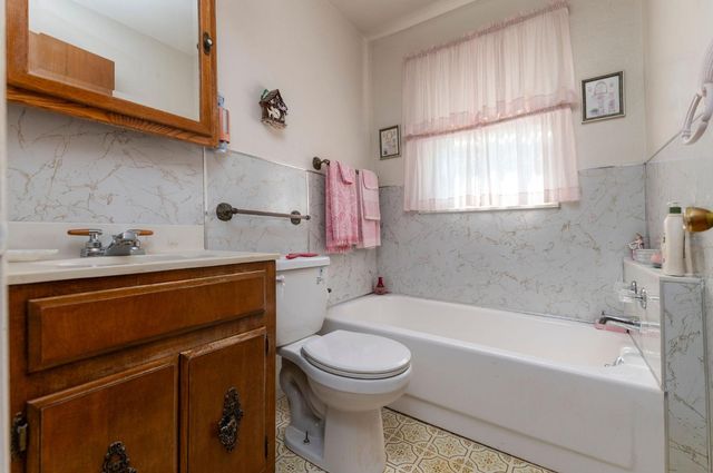 105 Wallace St, Jackson, CA 95642