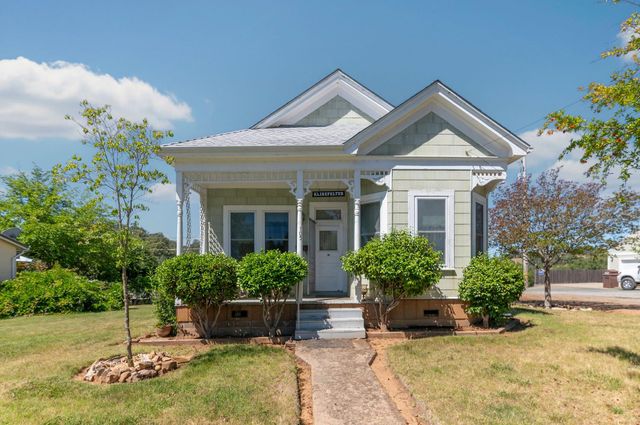 105 Wallace St, Jackson, CA 95642
