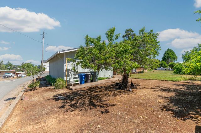 105 Wallace St, Jackson, CA 95642